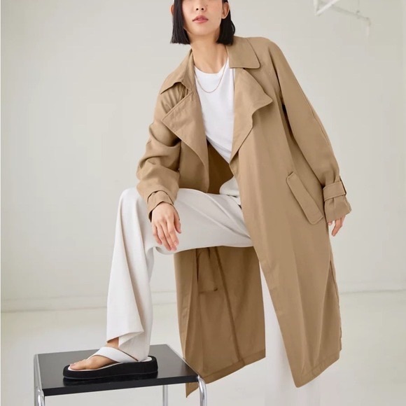 Aritzia Babaton Lawson Trench - Picture 2 of 8
